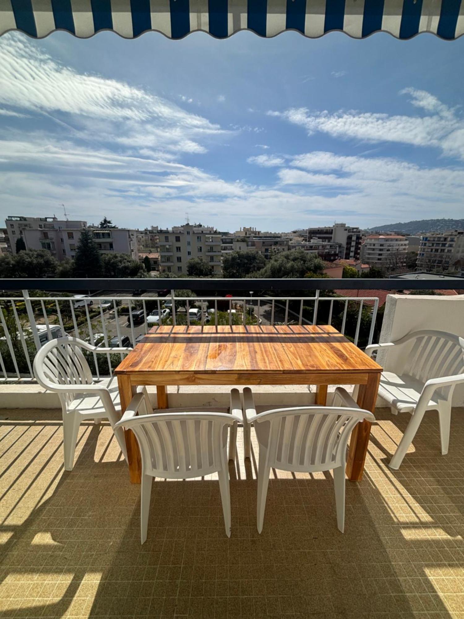 2 Pieces 500 M De La * Antibes